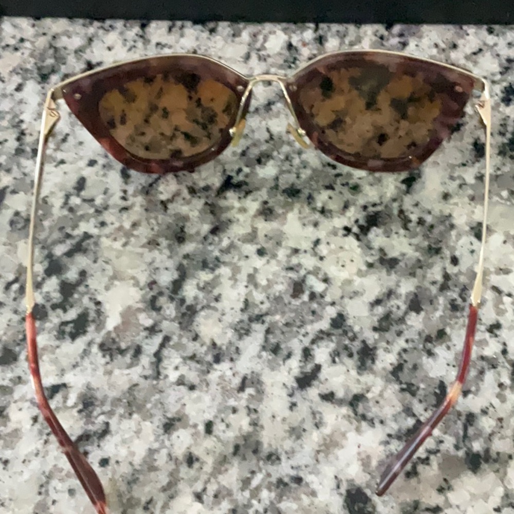 Prada Tortoiseshell Cat-Eye Sunglasses. 100% authentic - Picture 4 of 10